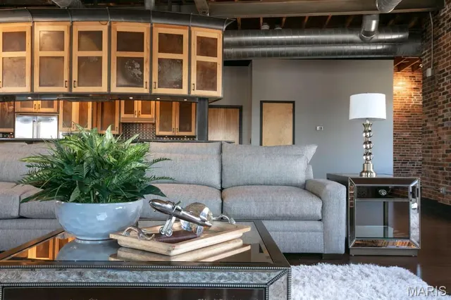 $4,000 | 3041 Olive Street, St. Louis, MO 63103