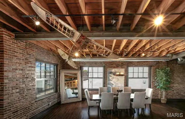 $4,000 | 3041 Olive Street, St. Louis, MO 63103