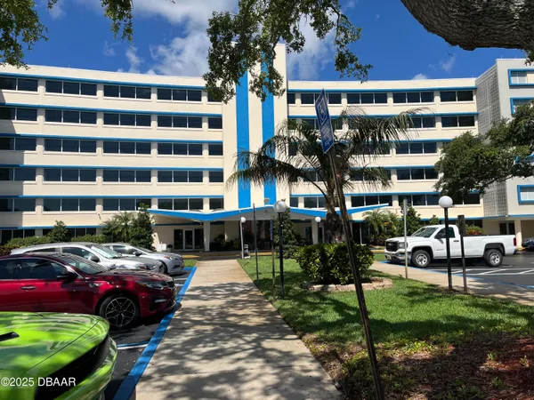 $1,900 | 1224 South Peninsula Drive, Unit 201, Daytona Beach, FL 32118