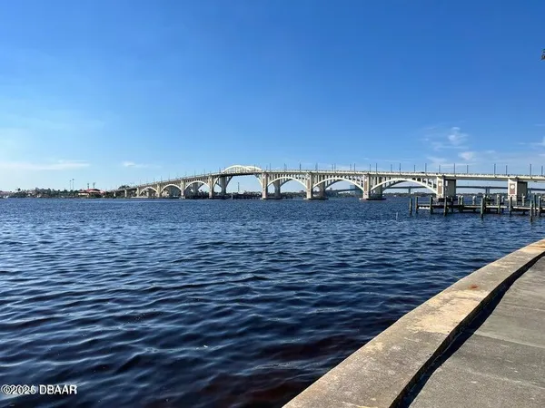 $1,900 | 1224 South Peninsula Drive, Unit 201, Daytona Beach, FL 32118