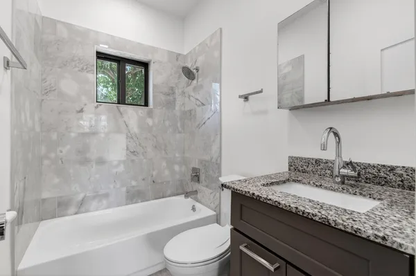 $4,300 | 517 Northwest 1st Street, Delray Beach, FL 33444
