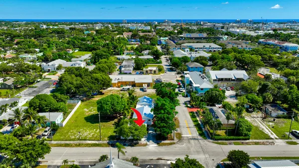 $4,300 | 517 Northwest 1st Street, Delray Beach, FL 33444