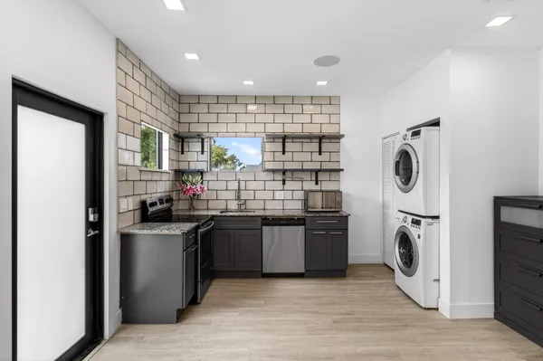 $4,300 | 517 Northwest 1st Street, Delray Beach, FL 33444