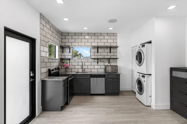 $4,300 | 517 Northwest 1st Street, Delray Beach, FL 33444