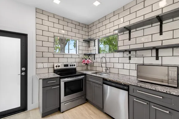 $4,300 | 517 Northwest 1st Street, Delray Beach, FL 33444