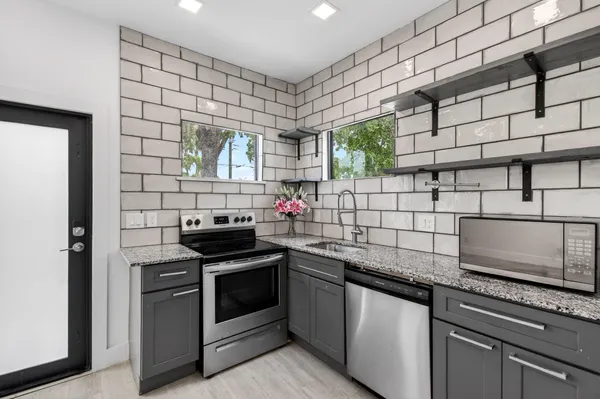 $4,300 | 517 Northwest 1st Street, Delray Beach, FL 33444