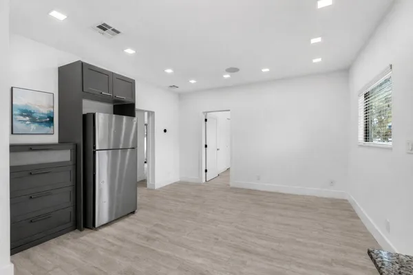 $4,300 | 517 Northwest 1st Street, Delray Beach, FL 33444
