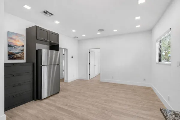 $4,300 | 517 Northwest 1st Street, Delray Beach, FL 33444