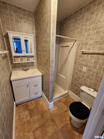 $38,900 | 613 West Cherry Street, Carbondale, IL 62901