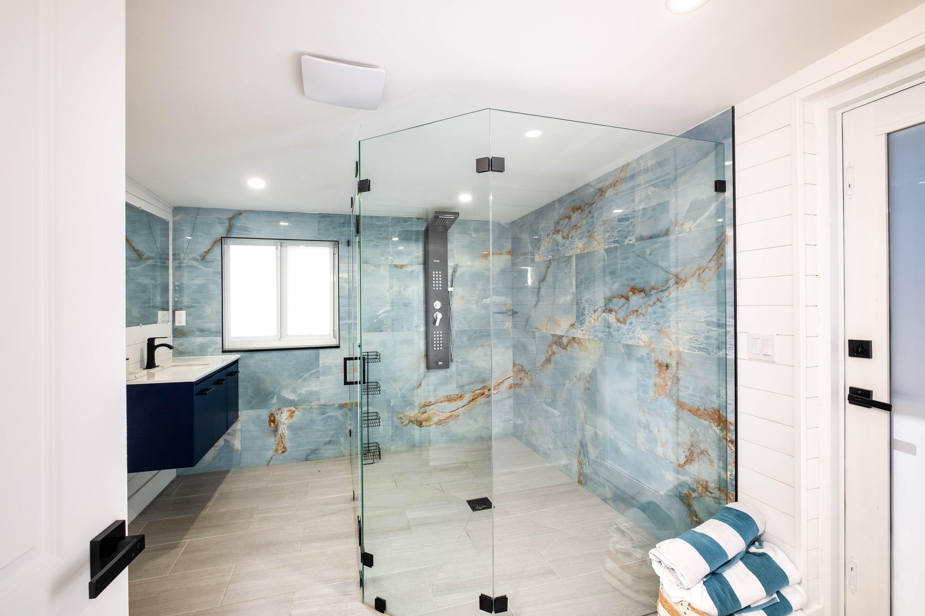 147 Plantation Avenue Tavernier, FL 33070 - Photo 18 of 55 Master Bath