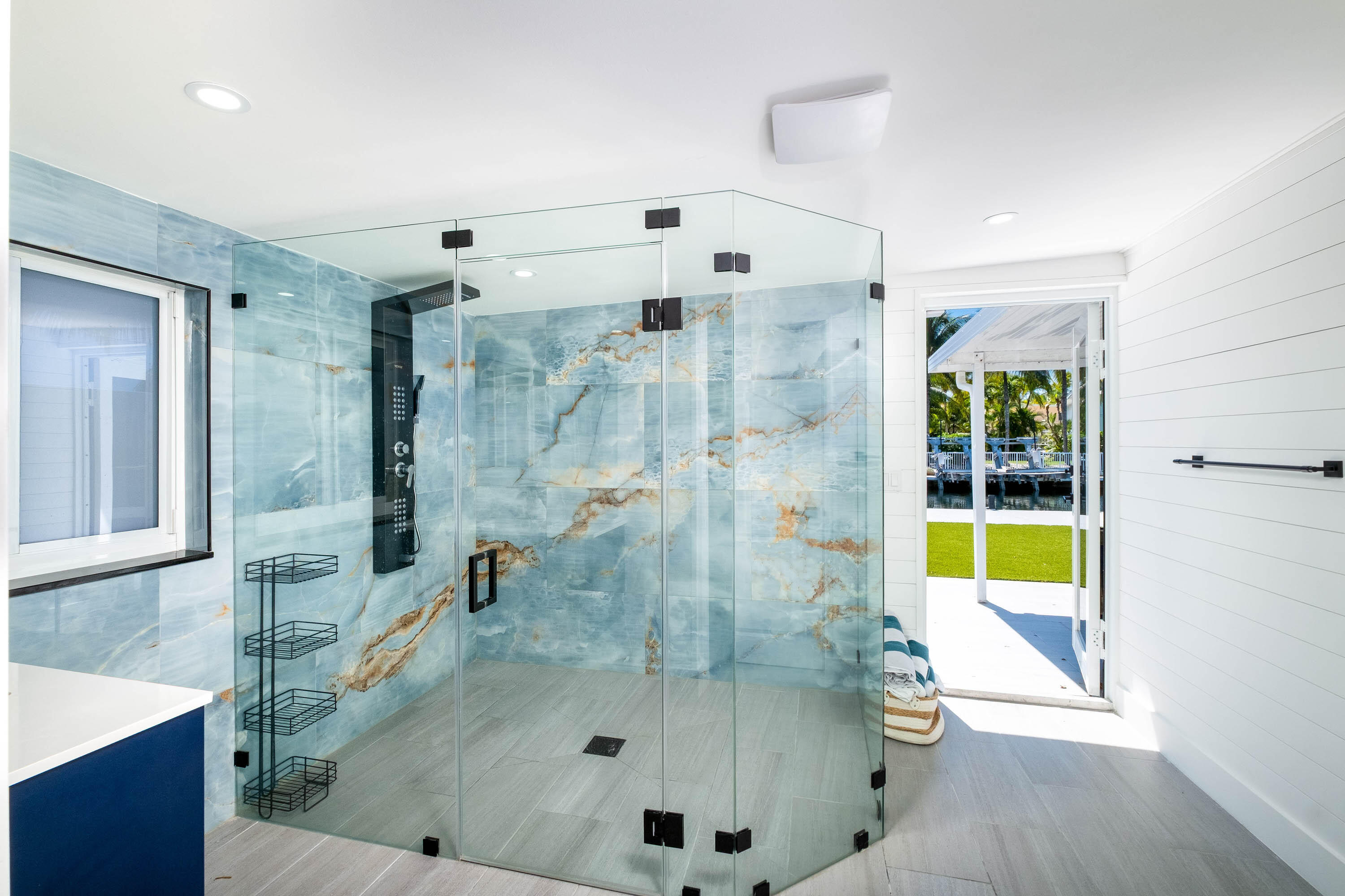 147 Plantation Avenue Tavernier, FL 33070 - Photo 19 of 55 Master Bath