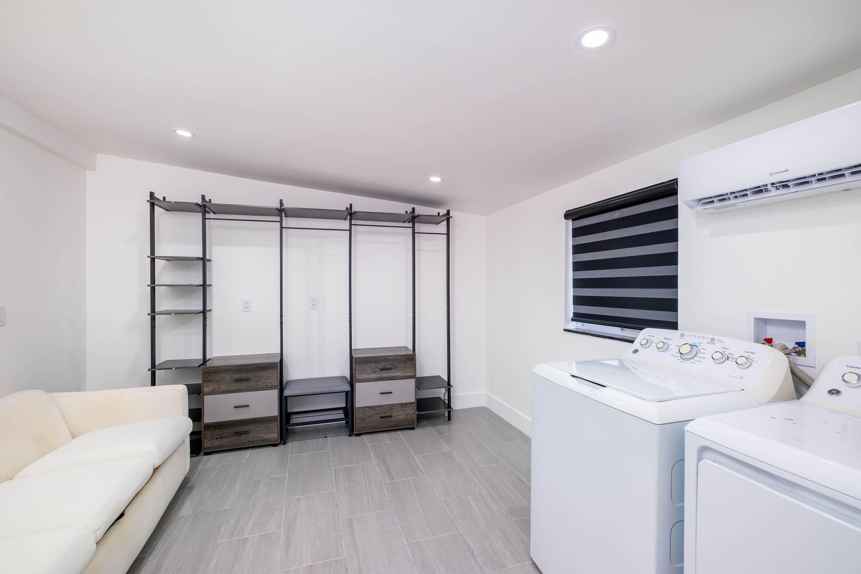 147 Plantation Avenue Tavernier, FL 33070 - Photo 21 of 55 Laundry Room/Closet