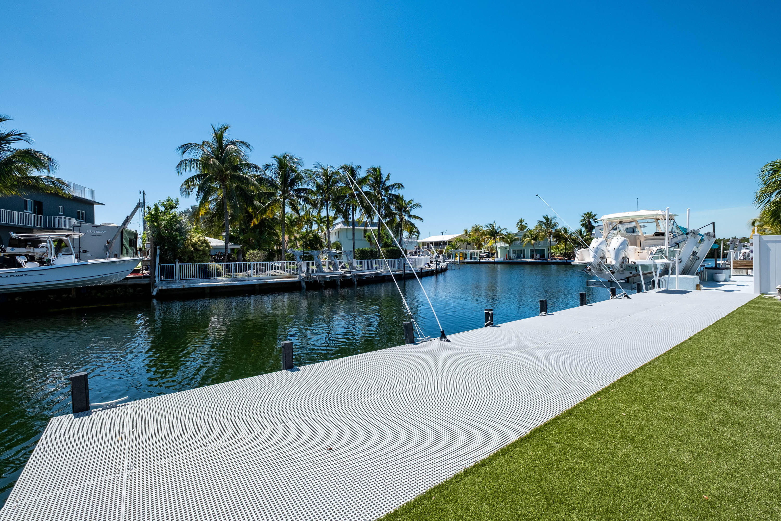 147 Plantation Avenue Tavernier, FL 33070 - Photo 36 of 55 50' Dock