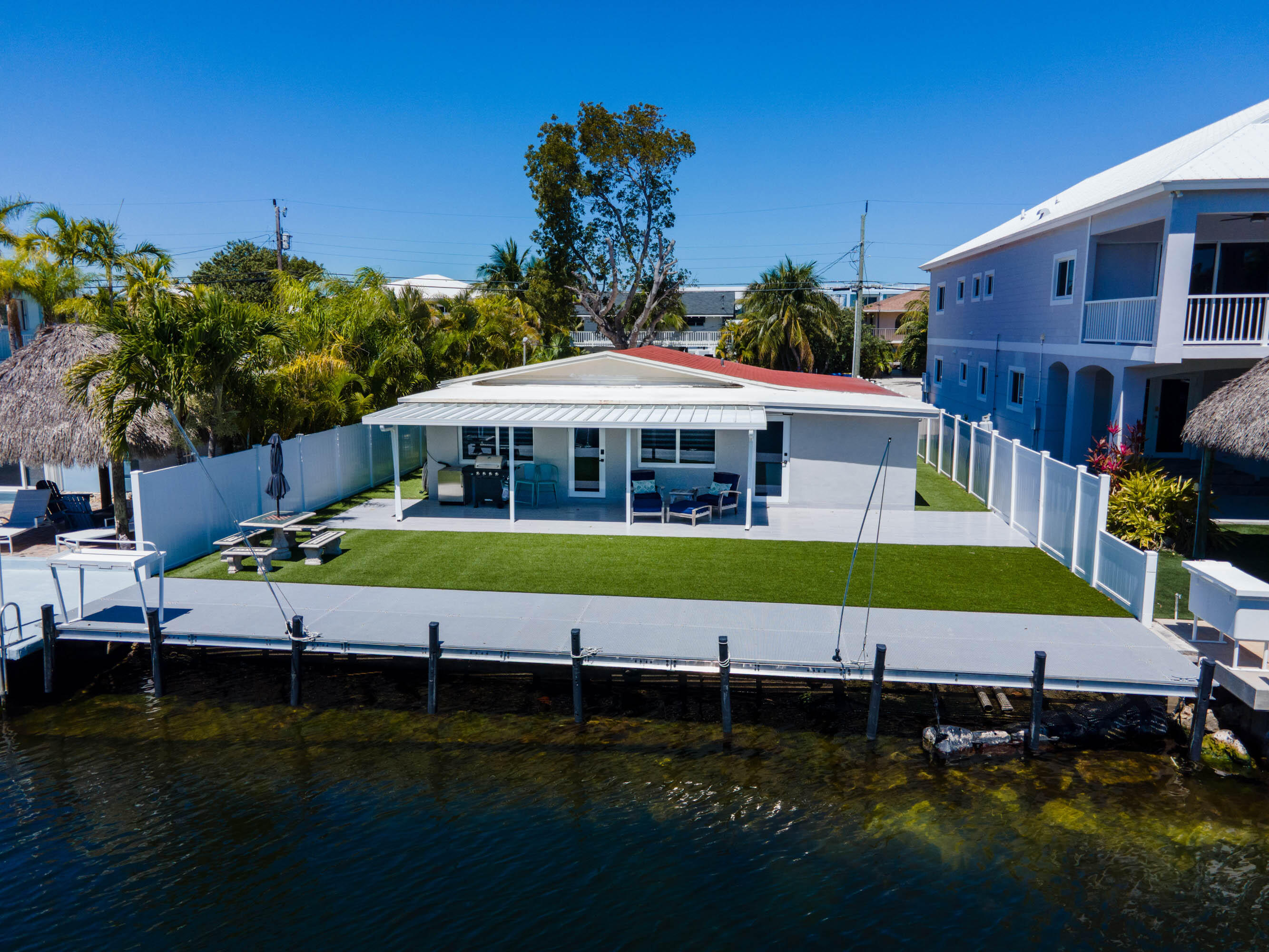 147 Plantation Avenue Tavernier, FL 33070 - Photo 51 of 55 Rear