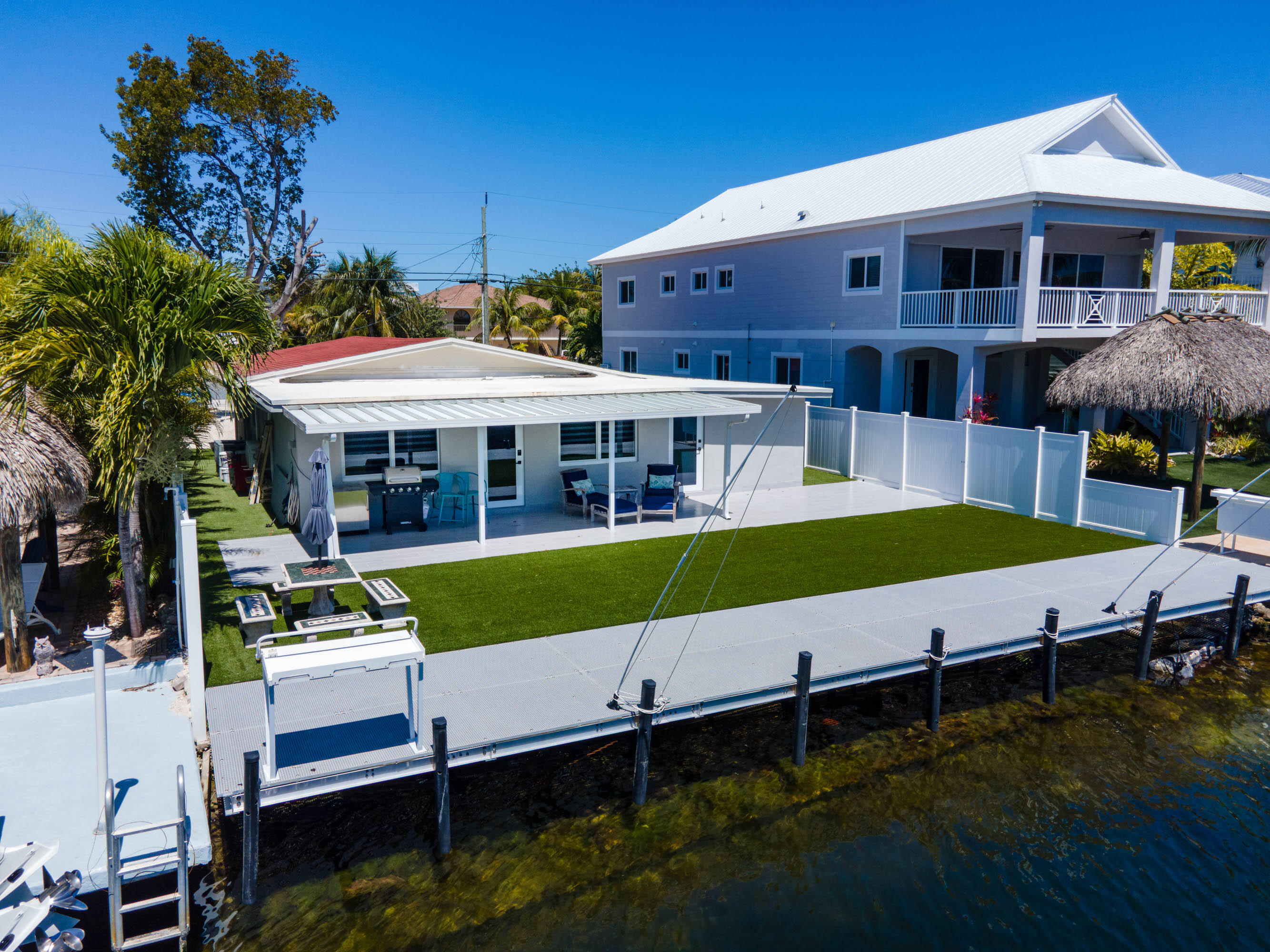 147 Plantation Avenue Tavernier, FL 33070 - Photo 52 of 55 Rear