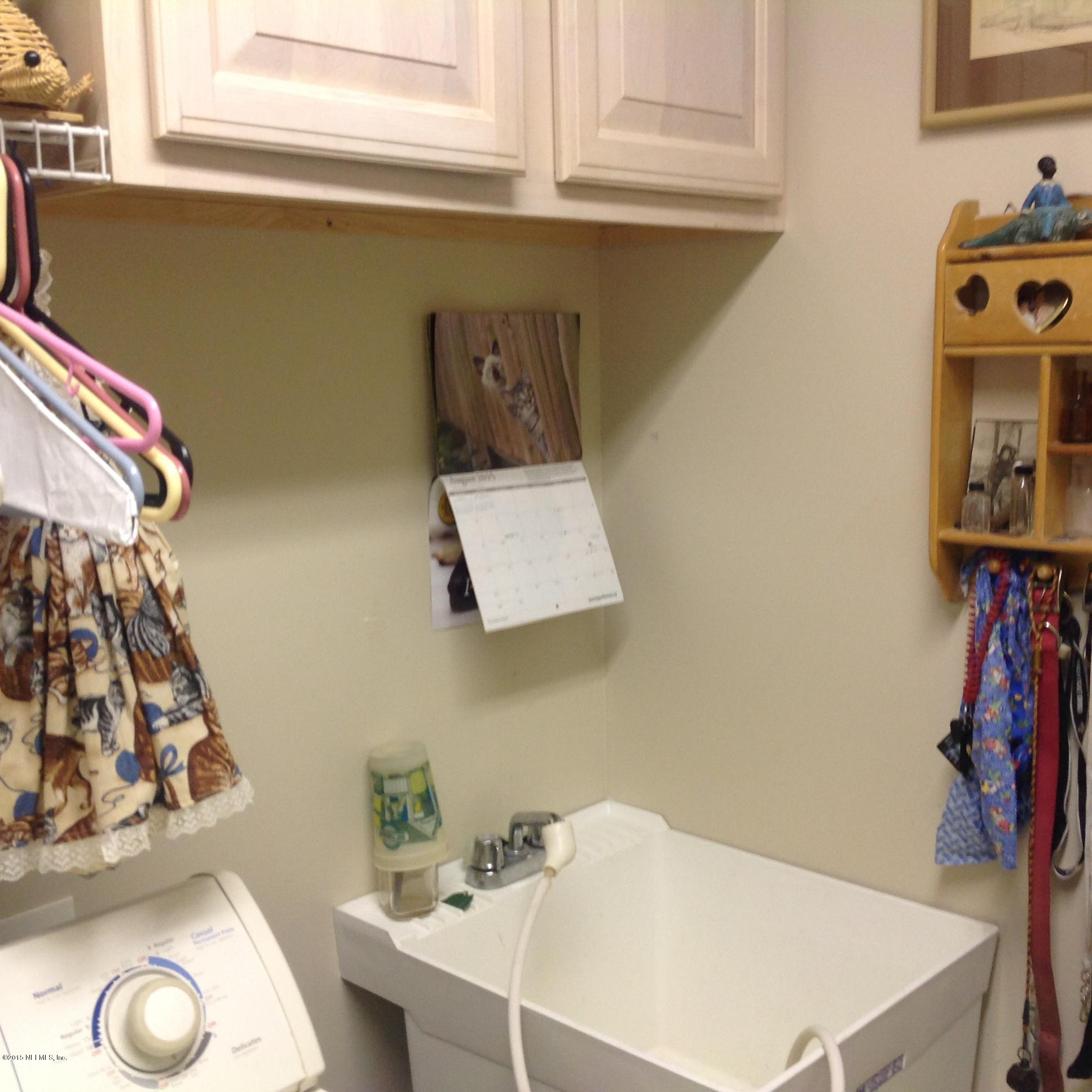 15540 Bream Road Jacksonville, FL 32226 - Photo 43 of 49 Soaker tub in laundry