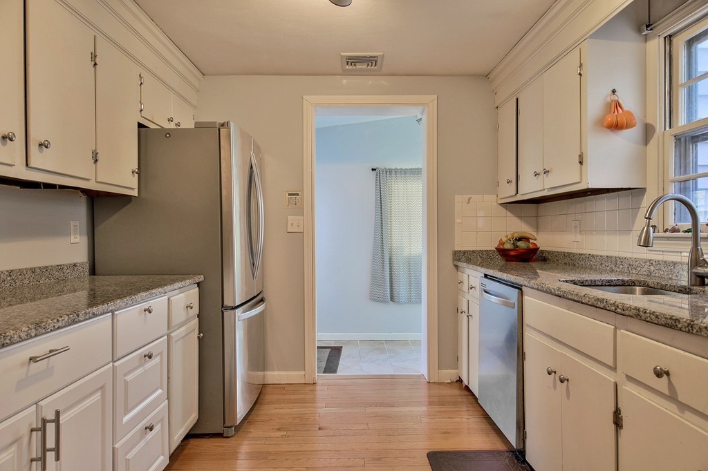 255 Dunstable Road Tyngsboro, MA 01879 - Photo 5 of 22