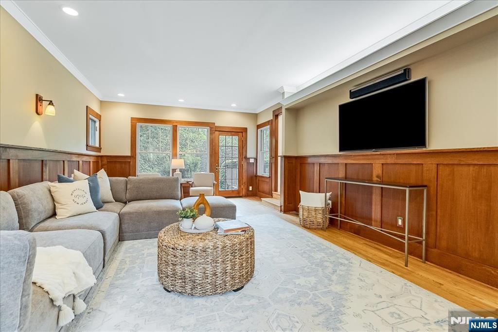 44 Dodd Street Montclair, NJ 07042 - Photo 6 of 50 Gallery Image 6