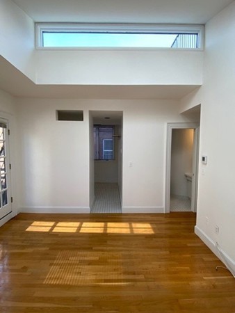 58 Temple Street, Unit 5 Boston, MA 02114 - Photo 7 of 11