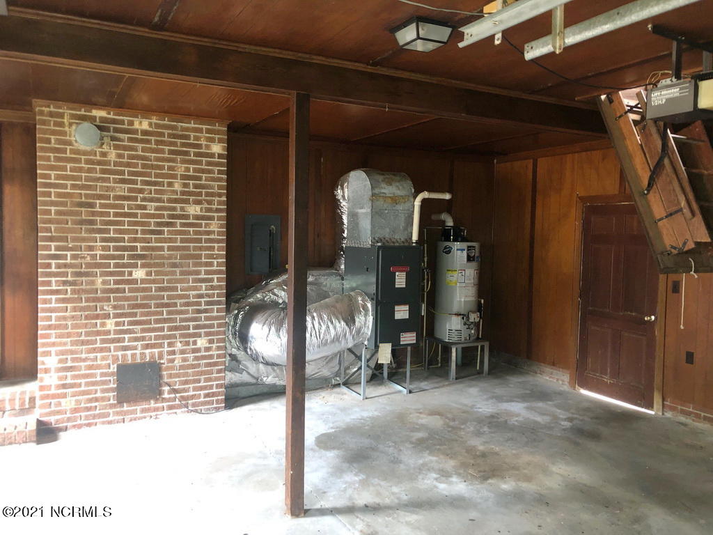 309 Lawson Road Washington, NC 27889 - Photo 14 of 14 GARAGE