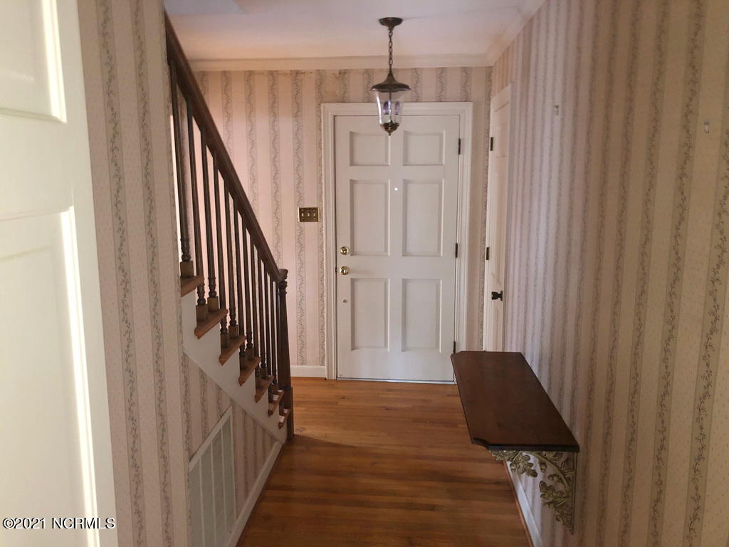 309 Lawson Road Washington, NC 27889 - Photo 3 of 14 ENTRANCE