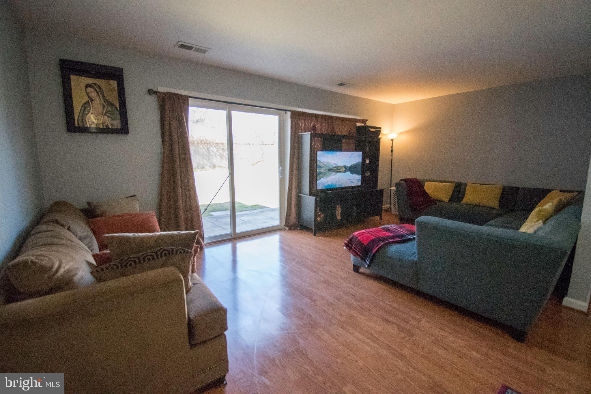 3341 Claridge Court Silver Spring, MD 20902 - Photo 4 of 27 Gallery Image 4