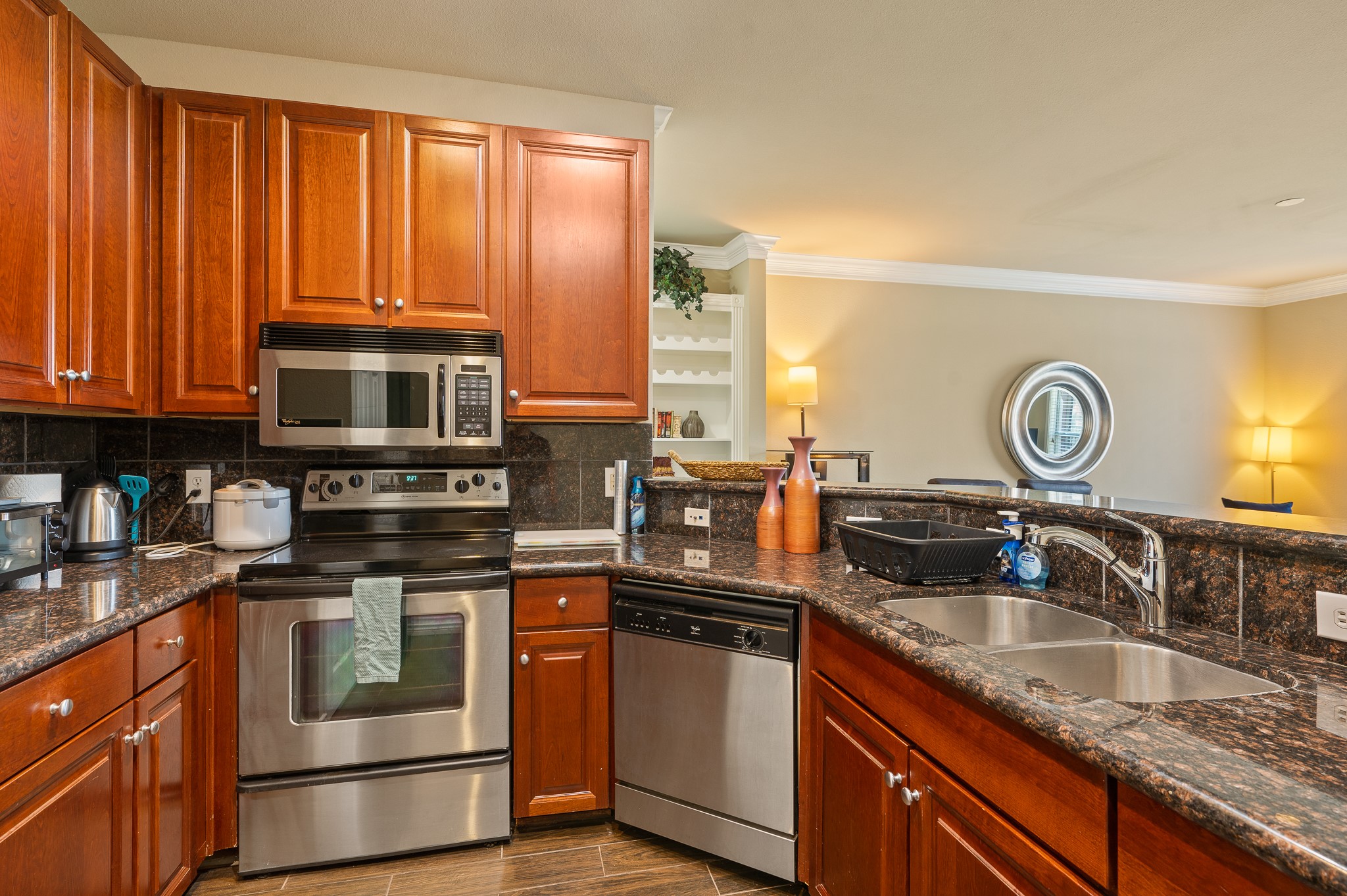 2400 McCue Road, Unit 413 Houston, TX 77056 - Photo 12 of 45 Gallery Image 12