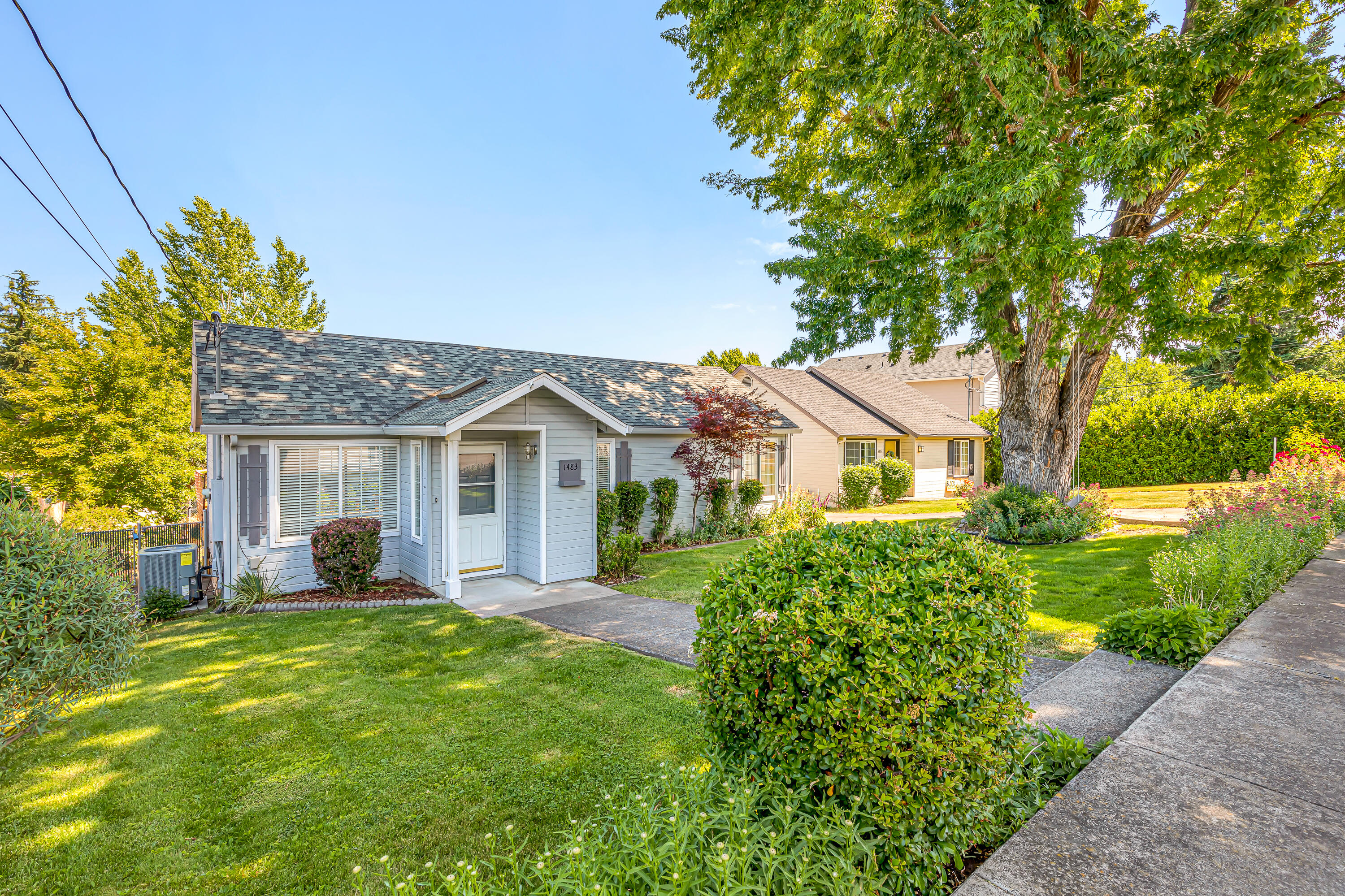 1483 Ridge Way Medford, OR 97504 - Photo 27 of 28 9R9A4758