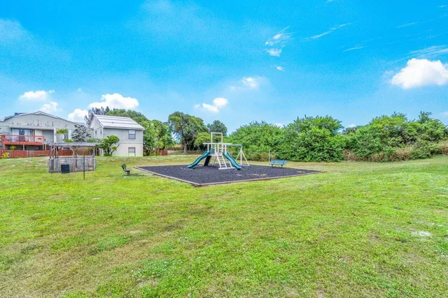 $2,000 | 16 Crossings Circle, Unit D, Boynton Beach, FL 33435