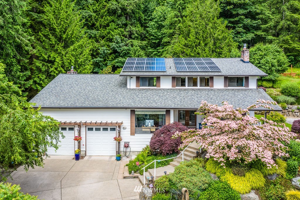 19434 Southeast May Valley Road Issaquah, WA 98027 - Photo 2 of 36 Gallery Image 2