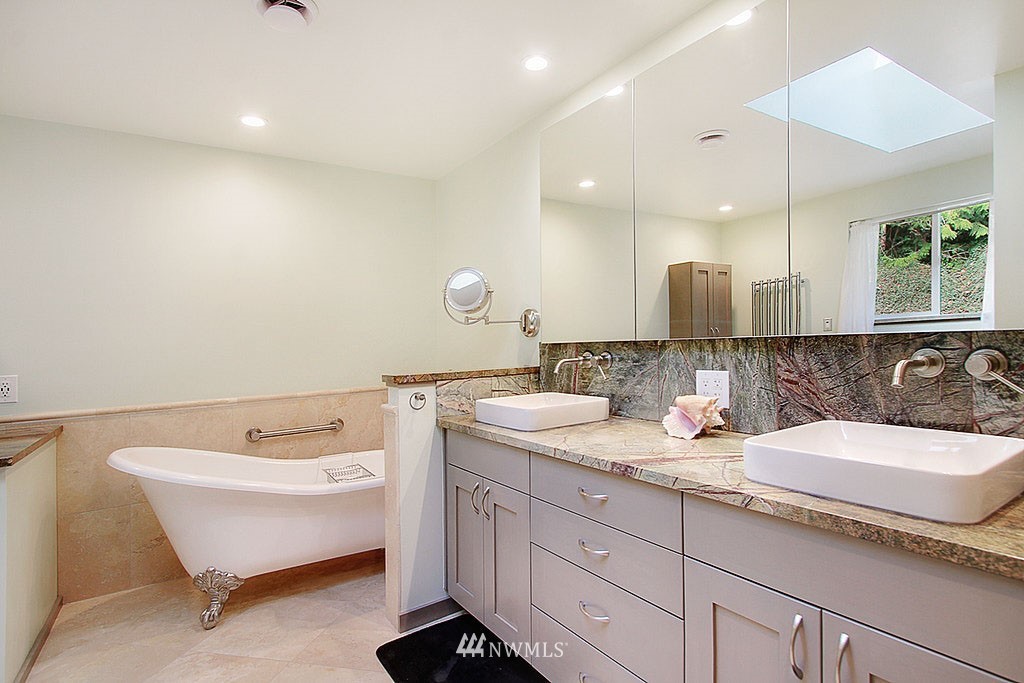 19434 Southeast May Valley Road Issaquah, WA 98027 - Photo 20 of 36 Gallery Image 20