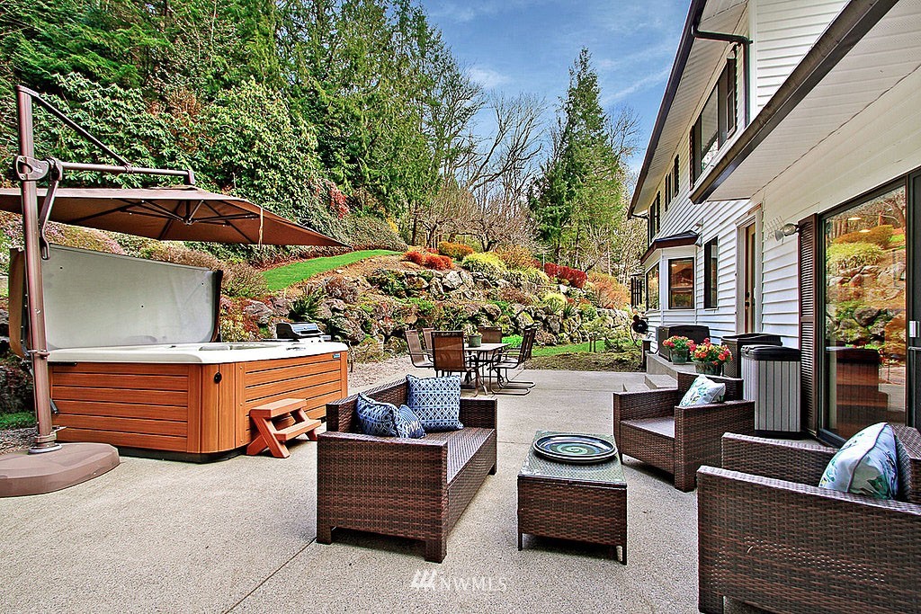19434 Southeast May Valley Road Issaquah, WA 98027 - Photo 27 of 36 Gallery Image 27