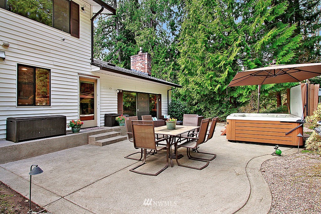 19434 Southeast May Valley Road Issaquah, WA 98027 - Photo 28 of 36 Gallery Image 28