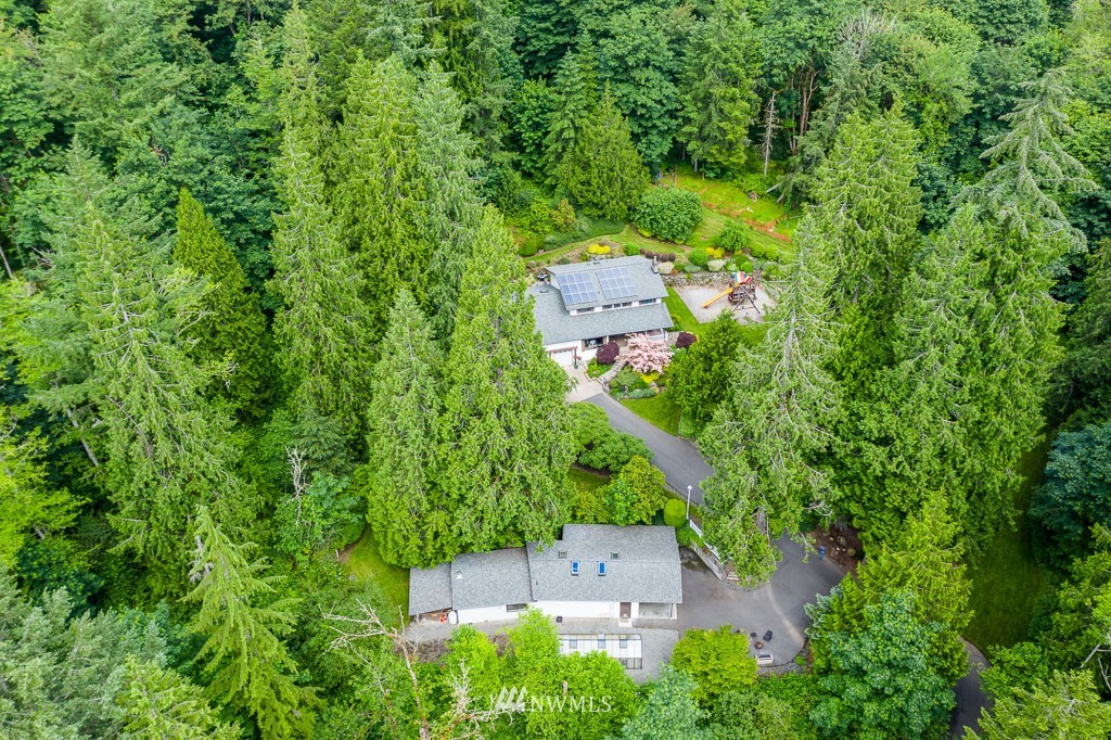 19434 Southeast May Valley Road Issaquah, WA 98027 - Photo 33 of 36 Gallery Image 33