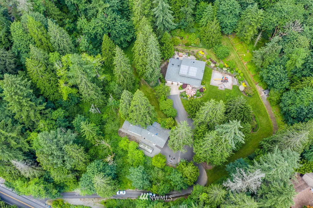 19434 Southeast May Valley Road Issaquah, WA 98027 - Photo 34 of 36 Gallery Image 34