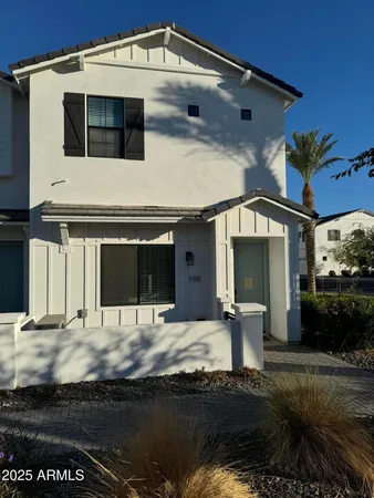 $2,050 | 3230 East Thomas Road, Unit 124, Mesa, AZ 85213