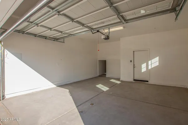$2,050 | 3230 East Thomas Road, Unit 124, Mesa, AZ 85213
