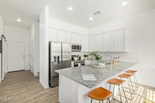 $2,050 | 3230 East Thomas Road, Unit 124, Mesa, AZ 85213