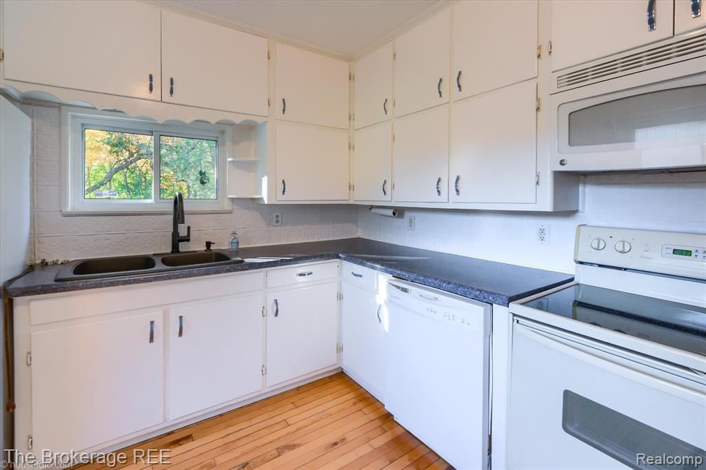 5400 North Center Road Flint, MI 48506 - Photo 35 of 44