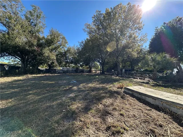 $895 | 7891 Suncoast Drive, North Fort Myers, FL 33917