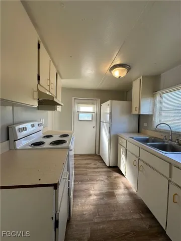 $895 | 7891 Suncoast Drive, North Fort Myers, FL 33917