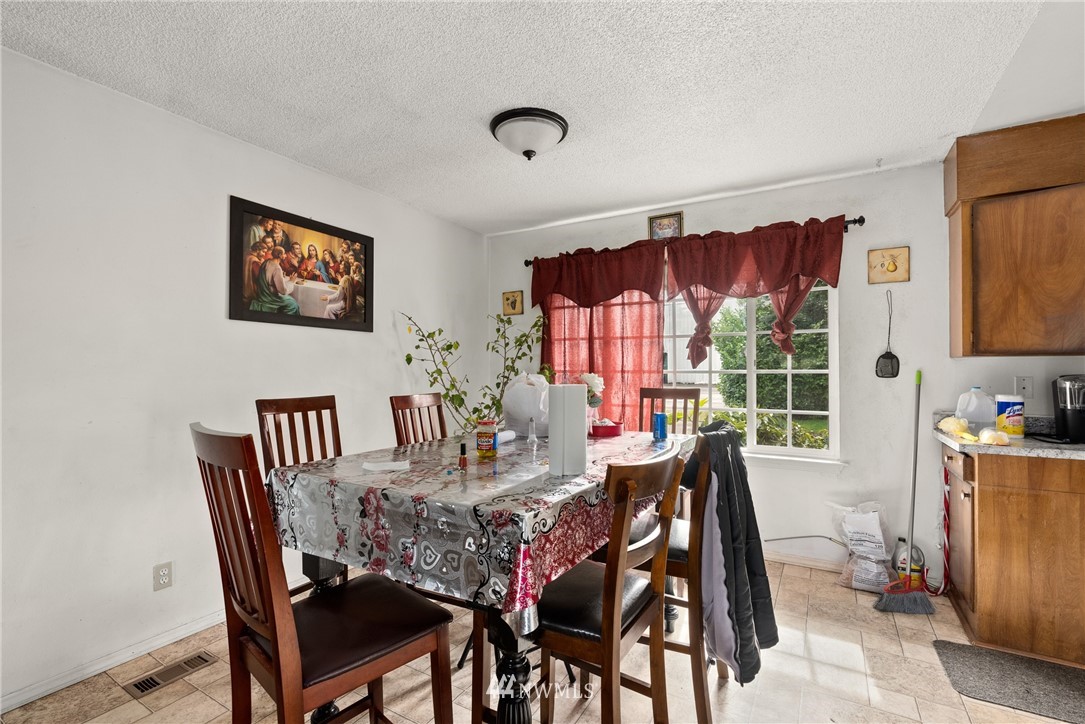 3017 Galvin Road Centralia, WA 98531 - Photo 6 of 39 Gallery Image 6