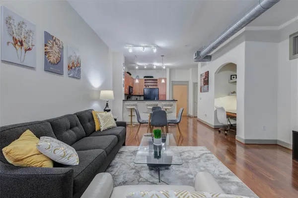 $2,050 | 1901 Post Oak Boulevard, Unit 1106, Houston, TX 77056