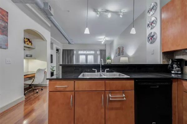 $2,050 | 1901 Post Oak Boulevard, Unit 1106, Houston, TX 77056