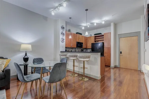 $2,050 | 1901 Post Oak Boulevard, Unit 1106, Houston, TX 77056