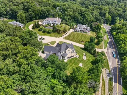 $1,499,000 | 5 Kehrs Mill Glen Court, Clarkson Valley, MO 63005