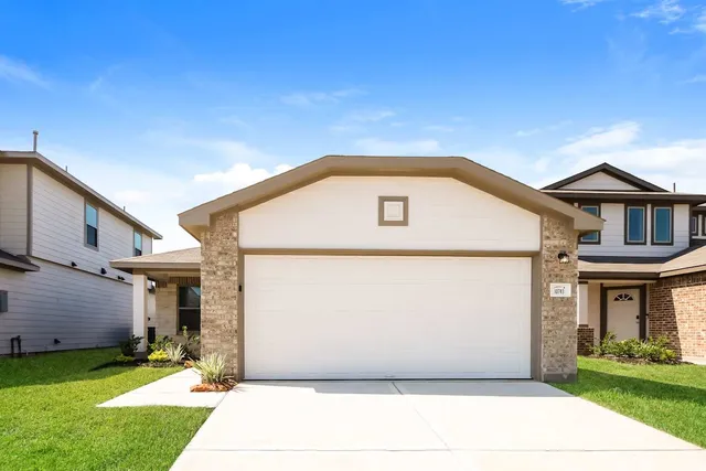 $1,545 | 10743 Sunlit Street, Conroe, TX 77303