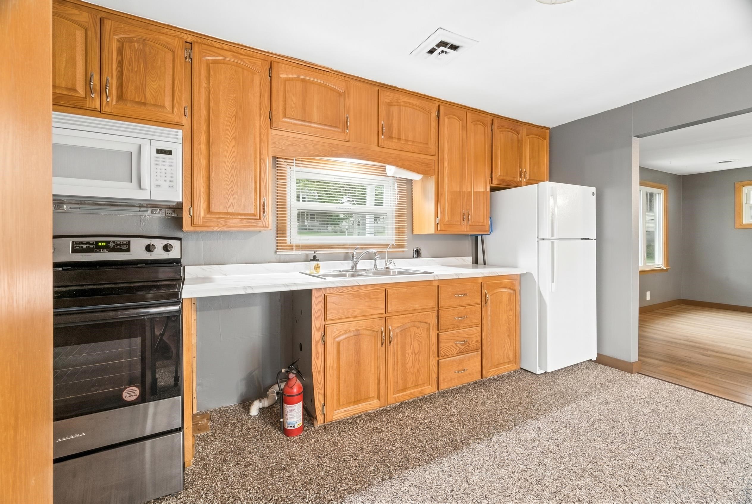4533 Grandview Road Larsen, WI 54947 - Photo 8 of 32