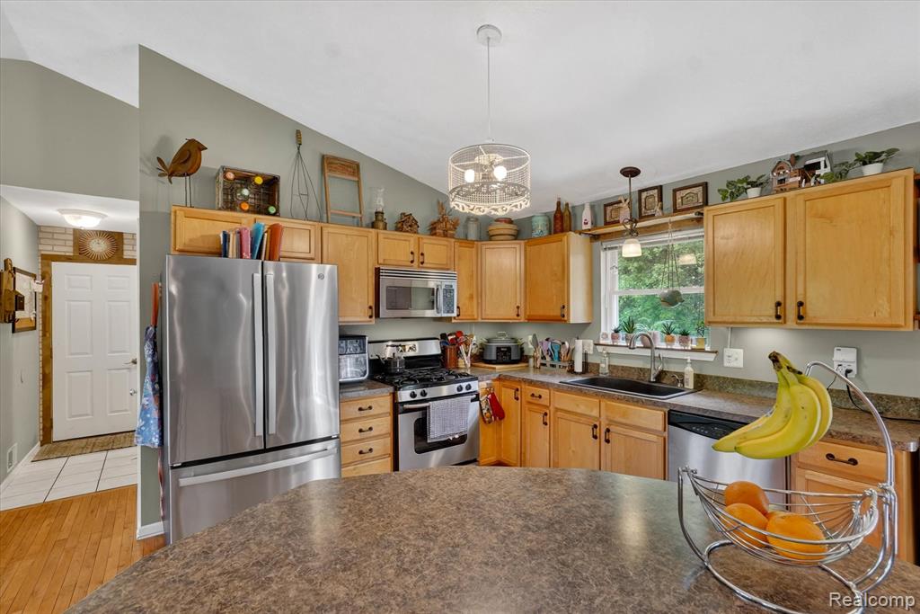 9565 Crofoot Road Fowlerville, MI 48836 - Photo 11 of 63