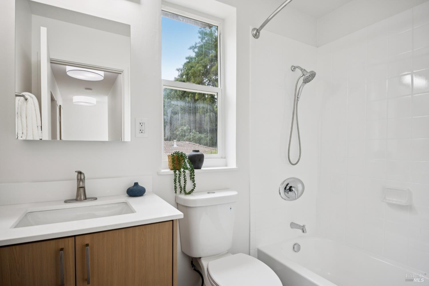 65 Park Road Fairfax, CA 94930 - Photo 7 of 8 Gallery Image 7